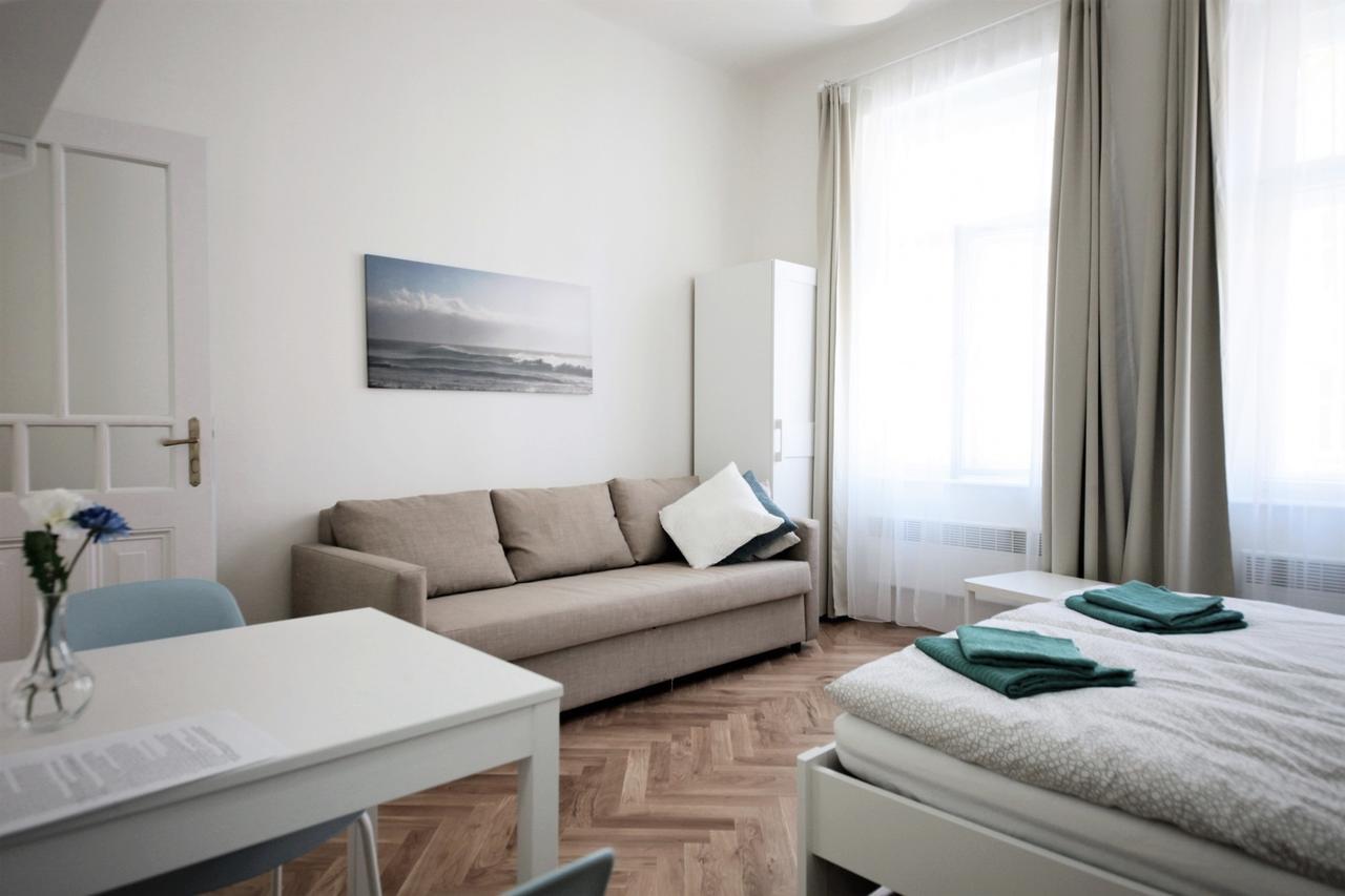 City Castle Aparthotel Praga Esterno foto